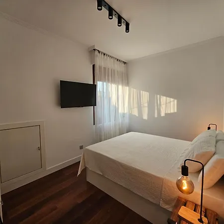 Habitacion En Atico Con Terraza En * Більбао