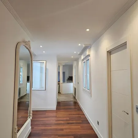 Habitacion En Atico Con Terraza En Pansiyon Bilbao