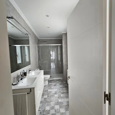 Habitación en casa particular Habitacion En Atico Con Terraza En *